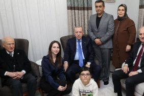 erdogan-kurtulmus-ve-bahceliden-depremzede-aileye-ziyaret-dvUkxN9C.jpg