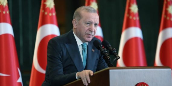 Erdoğan’dan 168 yazar, akademisyen, sanatçı, gazetecinin imzaladığı laiklik bildirisine sert tepki