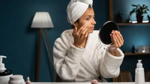geceleri-cildinizi-onarma-moduna-almanin-yollari-uyku-oncesi-adim-adim-cilt-bakim-rutini-eqO2R3GI.jpg