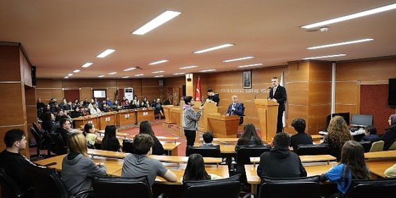Gençler sordu, Lider Vekili Akın yanıtladı