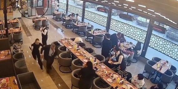 İftar saatinde restoran sahibine silahlı saldırı; olay anı kamerada