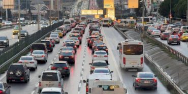 istanbulda-aksam-saatlerinde-trafik-yogunlugu-yuzde-90a-cikti-BFG59llZ.jpg