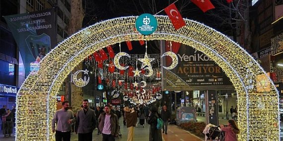 İzmit, Ramazan’ı ışıl ışıl karşılıyor