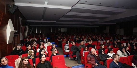 “Kadın Sığınağı” İzleyici ile Buluştu