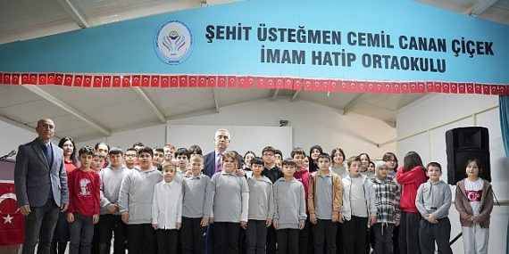 “Kağıt Atıklar Kitap Olsun” Projesiyle Etraf Şuuru Aşılanıyor