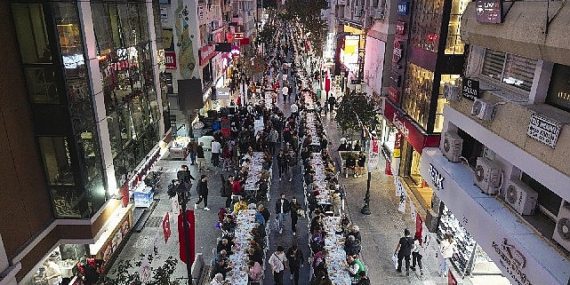Karşıyaka Belediyesi’nden iftar dayanışması