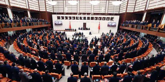 Köprüler ve otoyolların özelleştirmesine ilişkin araştırma önerisi AKP ve MHP oylarıyla reddedildi