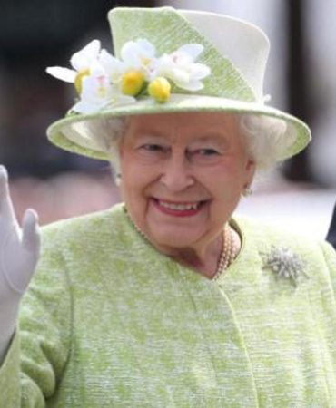 kralice-elizabethin-cocukken-yazdigi-mektup-satisa-cikiyor-gtGPOhwP.jpg