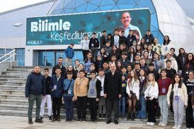 lider-altay-28-ilcemizden-14-bin-ogrencimiz-bu-yil-bilim-merkezi-ile-tanismis-olacak-QjNQNmVi.jpg