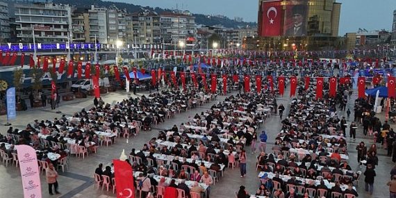 Lider Çerçioğlu Ramazan Ayı Boyunca Vatandaşları Etkinlikler ve İftar Sofraları ile Buluşturacak