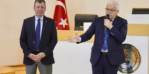 Lider Deveciler, Çocuklarla Bir Ortaya Geldi