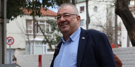 Lider Ertaş alana indi; Edremit’te yol atağı