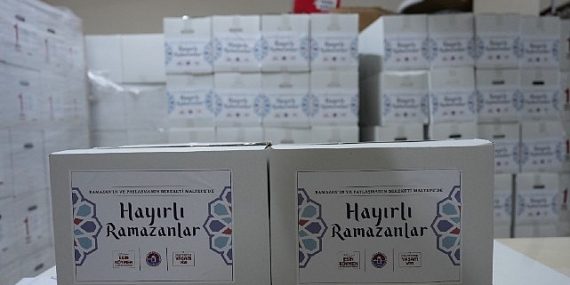 Maltepe’de ramazan sofraları dayanışmayla kuruluyor