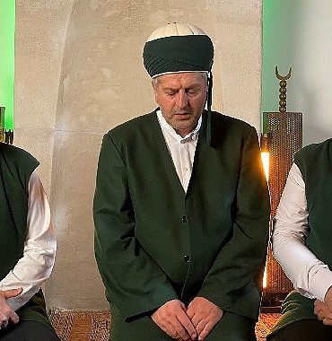 muzikle-kufi-cizgisi-n-di-aliyyen-duasinda-bulustu-qRDykeFZ.jpg