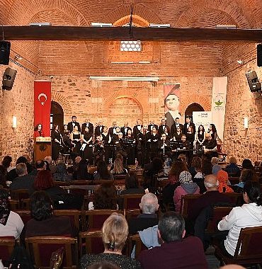 osmangazi-belediyesinden-sevgililer-gununde-sevgi-notalari-konseri-rS4CUsNf.jpg