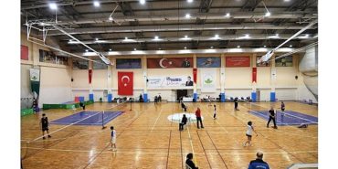 osmangazide-badminton-heyecani-doruga-tasti-m3pNLgkr.jpg