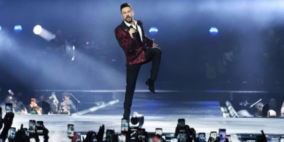 Rekor konser maratonunun ardından Tarkan ailesine kavuştu ve Türkiye’ye teşekkür mesajı yayınladı