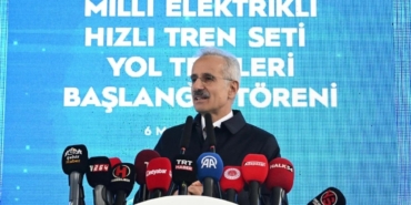 abdulkadir-uraloglu-duyurdu-turkiyenin-yerli-ve-milli-hizli-treni-raylara-indirildi-tWN7NweS.jpg