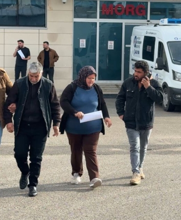 antalyada-bir-konteynerde-cikan-yanginda-olen-6-kisinin-cenazesi-yakinlarina-teslim-edildi-T4KmpHwm.jpg
