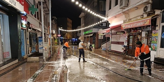 Ayvalık’ta Bayram Öncesi Paklık Seferberliği