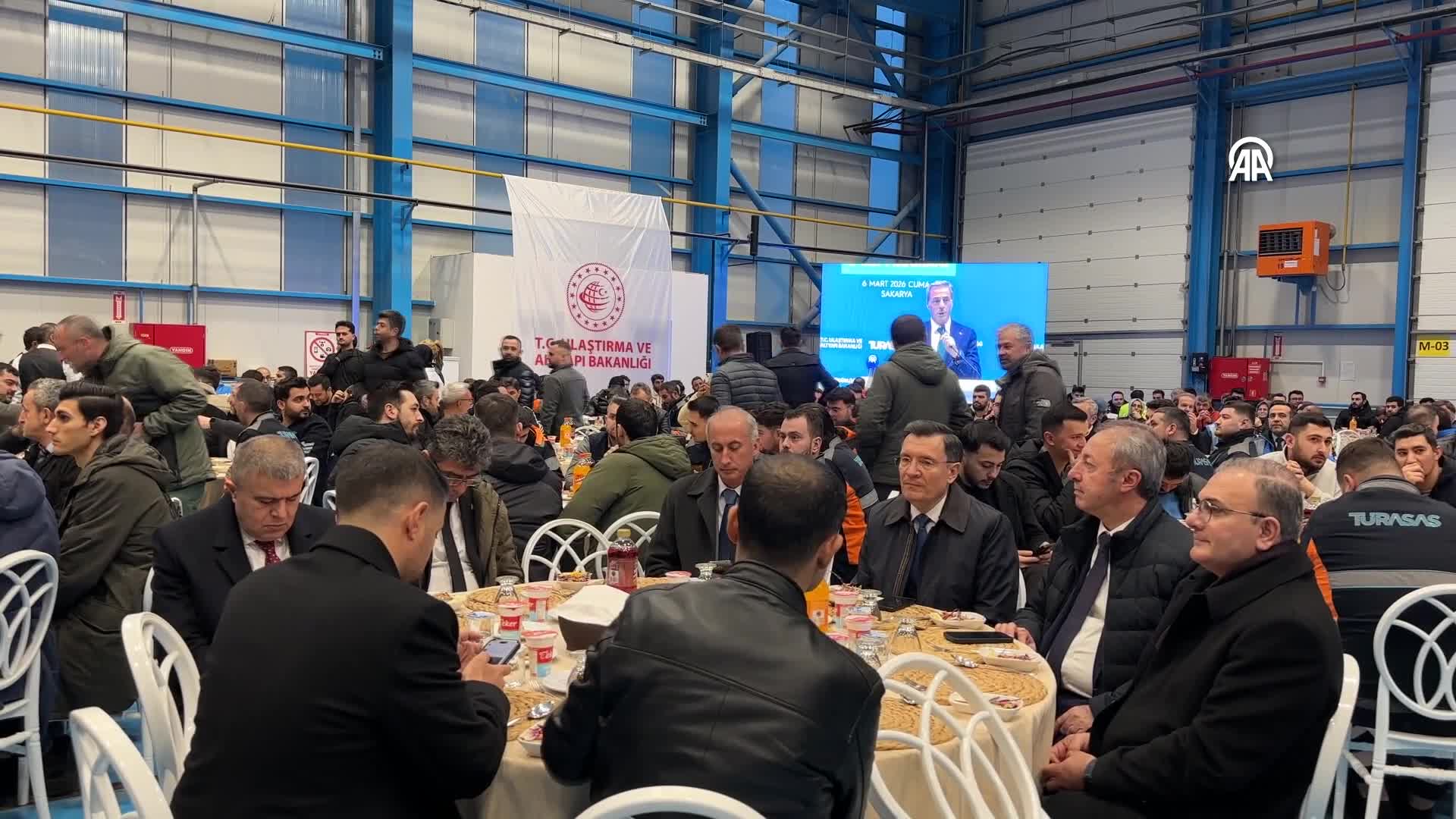 bakan-uraloglu-sakaryada-turasas-iftar-programinda-konustu-Hu12jOME.jpg