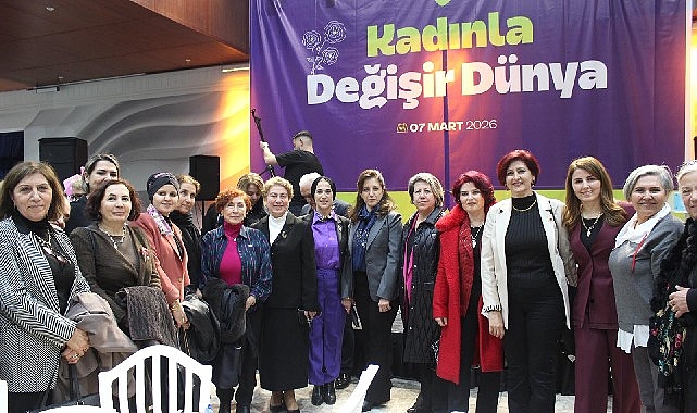 bayanla-degisir-dunya-pSETz5I8.jpg