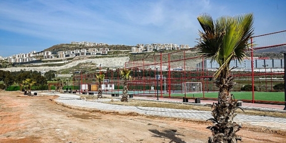 Bayraklı’da Ferdi Zeyrek Spor Kompleksi’nde Çalışmalar Sona Yaklaştı