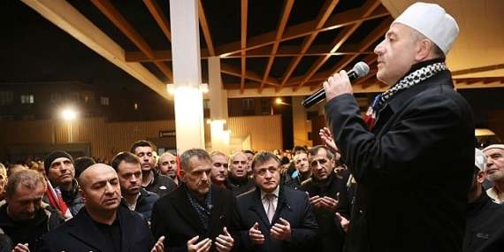 Bayrampaşa’da kardeşlik yürüyüşü