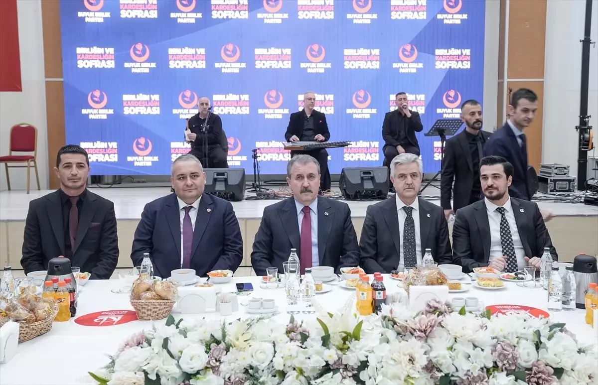 bbp-genel-baskani-destici-partisinin-iftar-programina-konustu-aciklamasi-2BntcIMb.jpg
