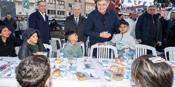 Bergama’nın iftar sofrası Tıp Bayramı’nda doktor başkanları buluşturdu