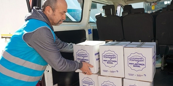 Beylikdüzü Belediyesi Ramazan’da Muhtaçlık Sahibi Ailelerin Yanında