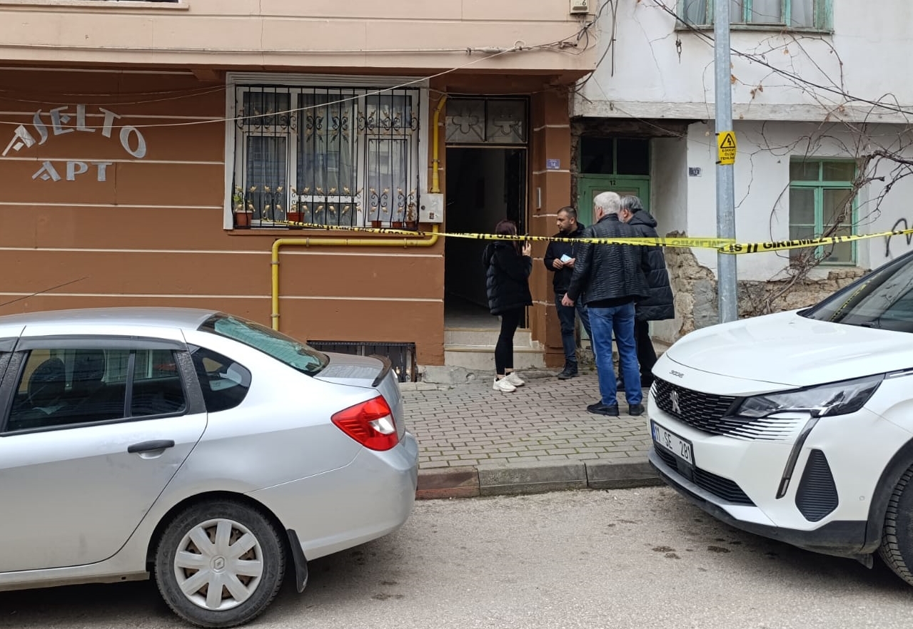 bilecikte-bir-kisi-evinde-olu-bulundu-DHgl46j5.jpg