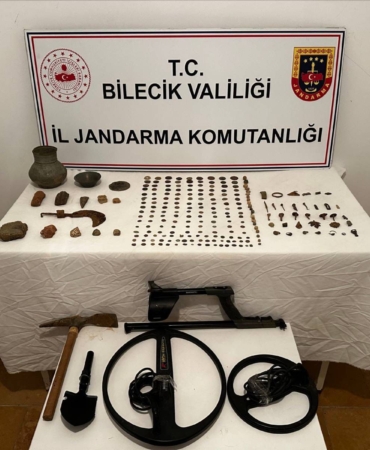 bilecikte-tarihi-eser-operasyonunda-bir-kisi-yakalandi-JSUVkf4G.jpg
