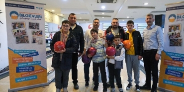 bilgievlerinden-baba-ogul-bowling-turnuvasi-ISTWXPZN.jpg