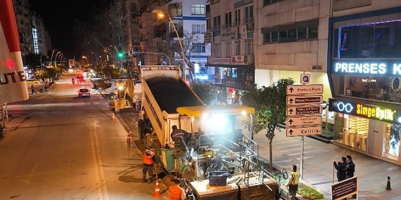 Büyükşehir Belediyesi’nin asfalt çalışmaları sürüyor