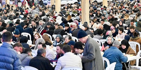 Büyükşehir’in İftar Sofrası Kırkağaç’ta Kuruldu