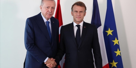 Cumhurbaşkanı Erdoğan, Emmanuel Macron’la görüştü
