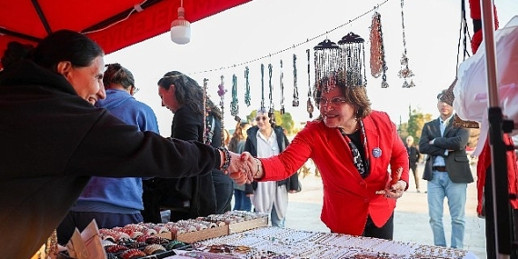 Didim’de İşçi Bayanlar Pazarı Kent Meydanı’nda açıldı
