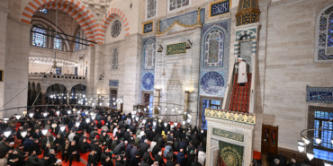 diyanet-isleri-baskani-arpagus-suleymaniye-camisinde-hutbe-irat-etti-rymZEdCN.jpg
