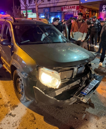 elazigda-otomobil-ile-suv-tipi-arac-carpisti-3-kisi-yaralandi-2i9nNTzS.jpg