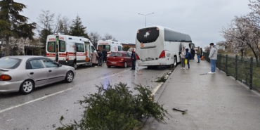 guncelleme-corumda-yolcu-otobusu-ile-kamyonet-carpisti-7-kisi-yaralandi-2PjjYVsN.jpg
