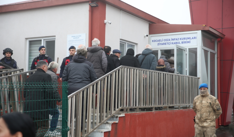guncelleme-kocaelide-7-kisinin-oldugu-fabrika-yangini-davasi-basladi-WiyPBEjy.jpg
