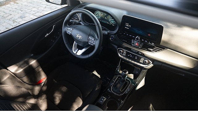 hyundai-i30-yeni-motoruyla-artik-daha-guclu-ve-savli-QCsbyLIH.jpg