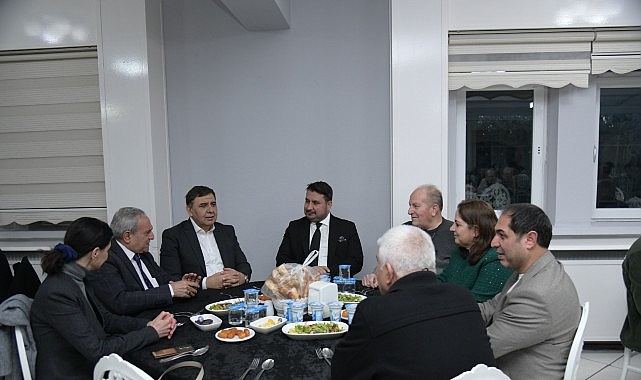 iftar-sofrasinda-birlik-ve-beraberlik-wESmI6dY.jpg
