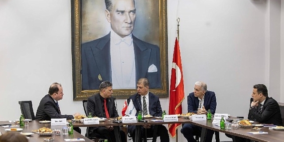 İzmir’de geri dönüşüm atağı meskenlerden endüstriye yayılıyor