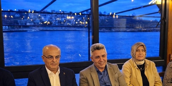 Kandıra Belediye Meclisi İftar Sofrası’nda Bir Ortaya Geldi