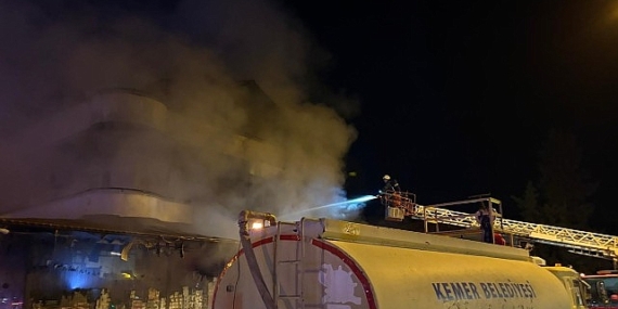 Kemer’de korkutan yangın