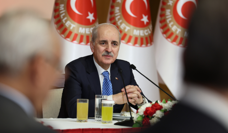 kurtulmus-milli-dayanisma-kardeslik-ve-demokrasi-komisyonu-uyeleriyle-iftarda-bir-araya-geldi-Sclsh6WX.jpg