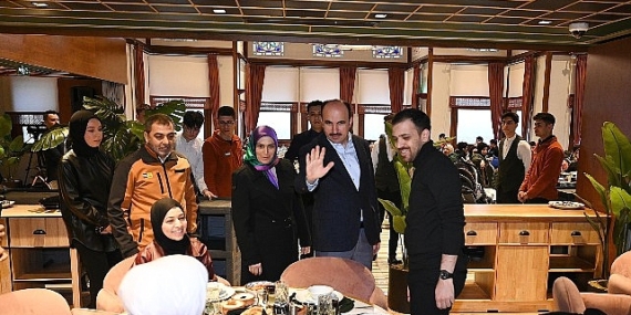 Lider Altay Konya’daki Gazzeli Ailelerle İftar Sofrasında Buluştu