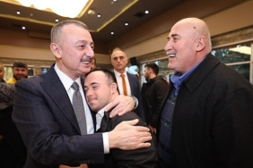 lider-buyukakin-afet-gonulluleri-ile-iftar-yapti-M6lcNhbd.jpg